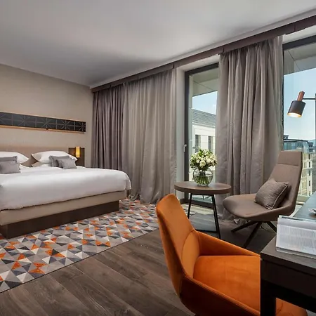 Hyatt Regency Szálloda 5*